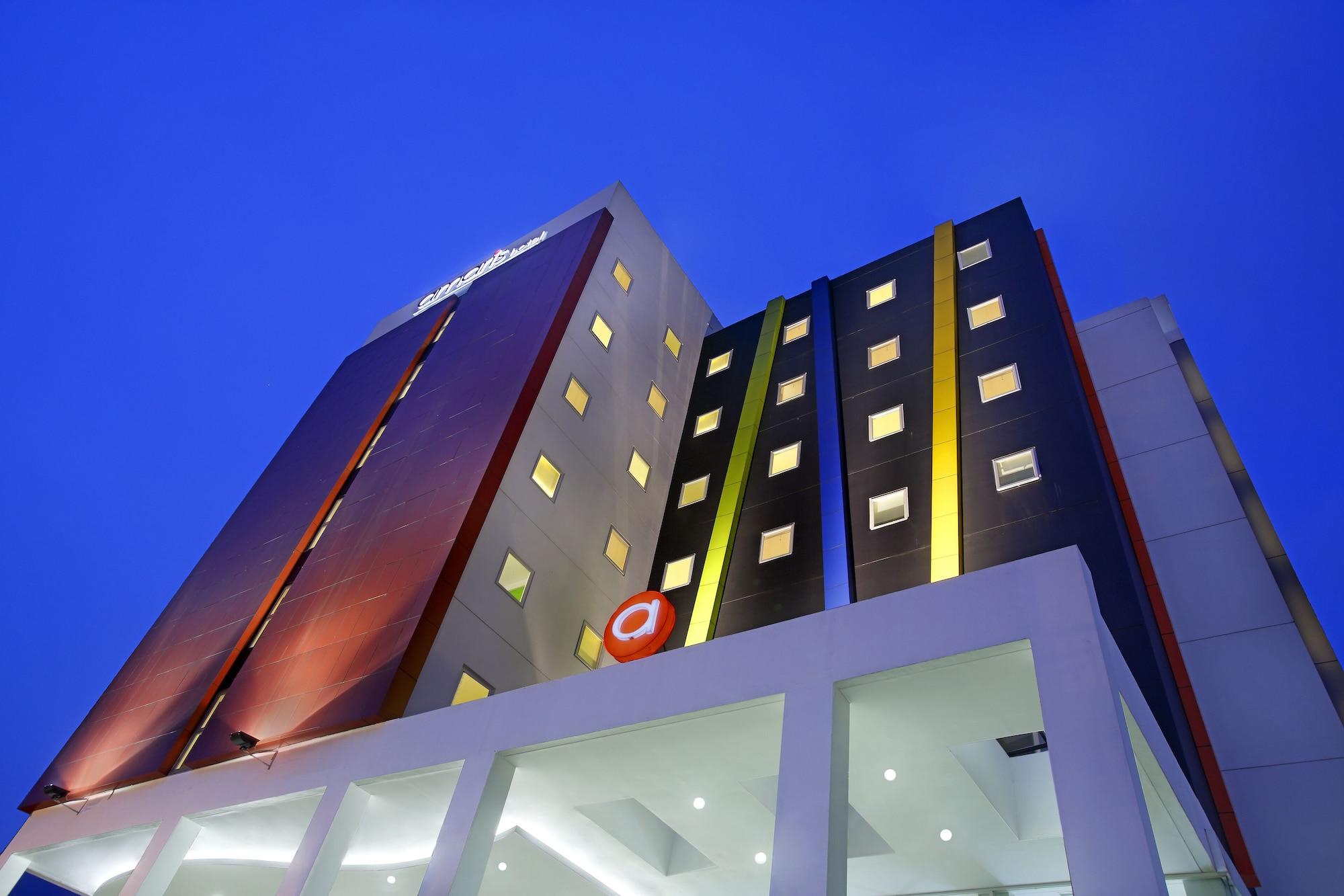 Amaris Hotel Bekasi Barat Экстерьер фото