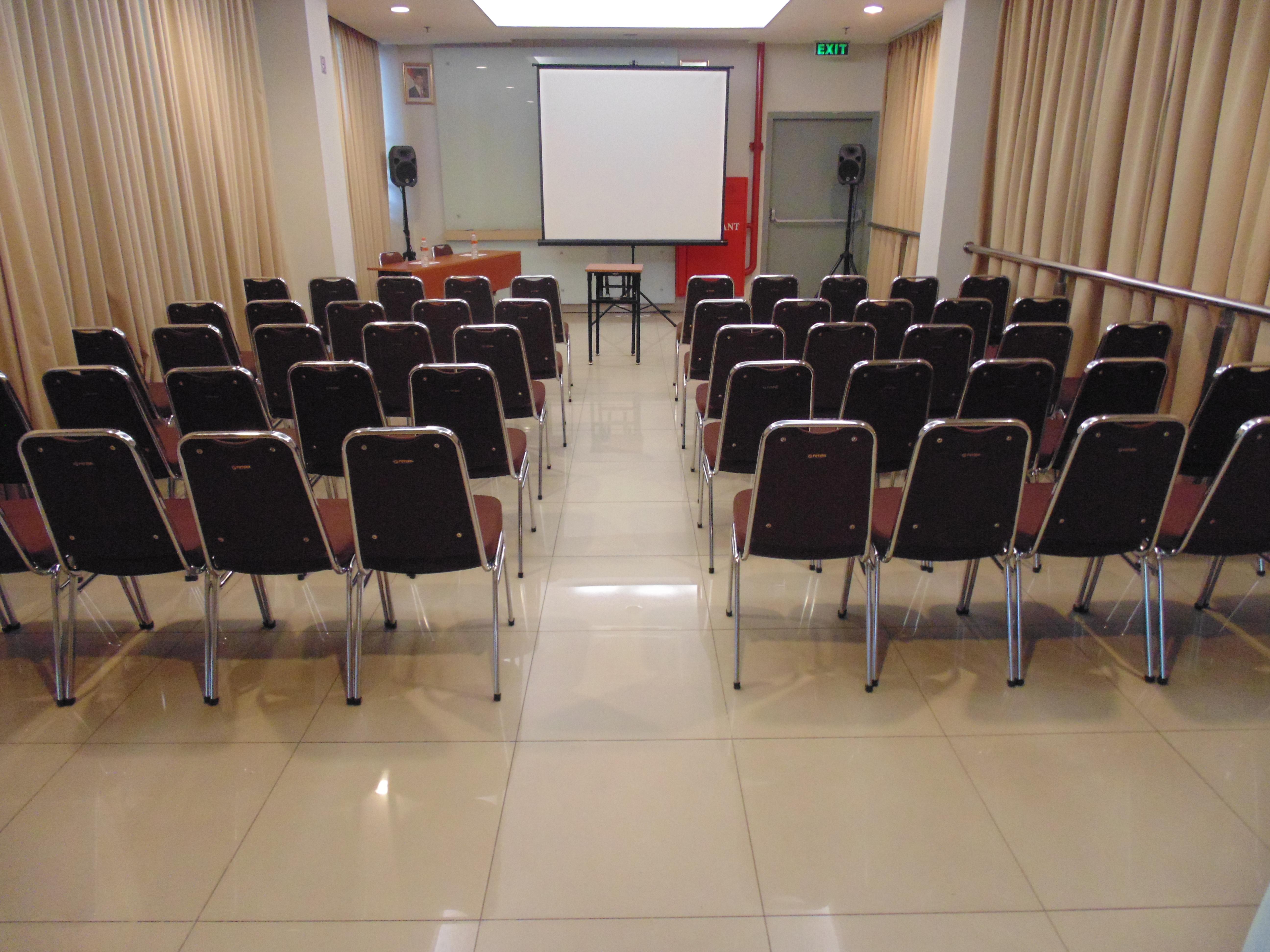 Amaris Hotel Bekasi Barat Экстерьер фото